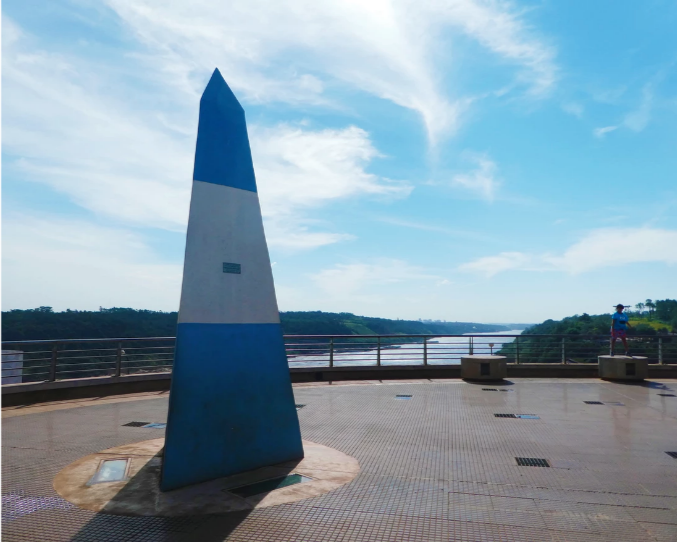 las tres fronteras in puerto iguazu argentina; what to do in iguazu national park