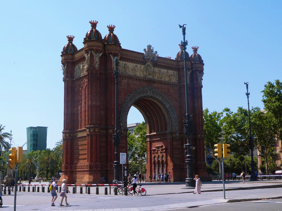 beautiful arc de trumf in barcelona on a summer day