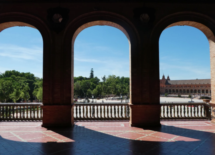 columns in seville; what to see in one day in seville, is one day in seville enough to see all of the tourist spots