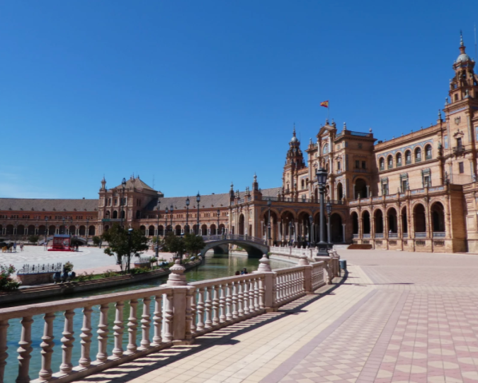 la plaza de espana is the heart of seville spain, what is the best way to spend one day in seville
