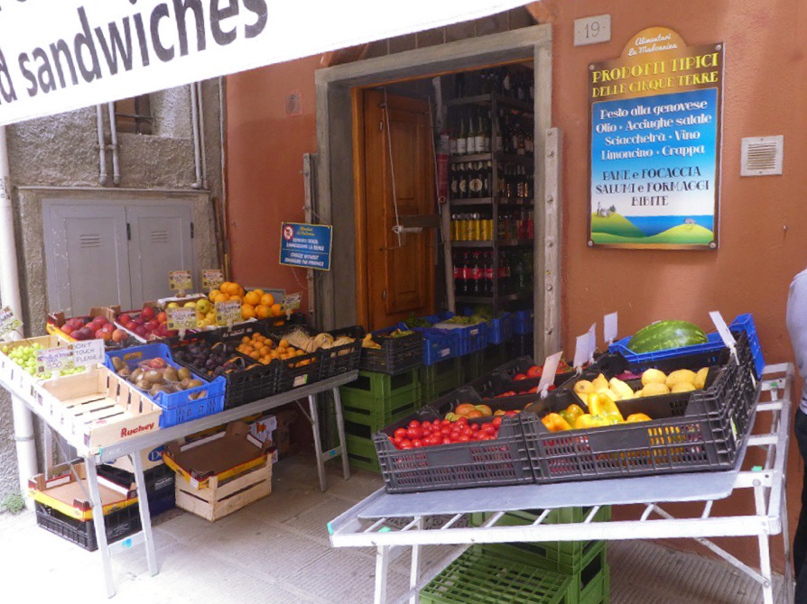fruit market in cinque terre italy