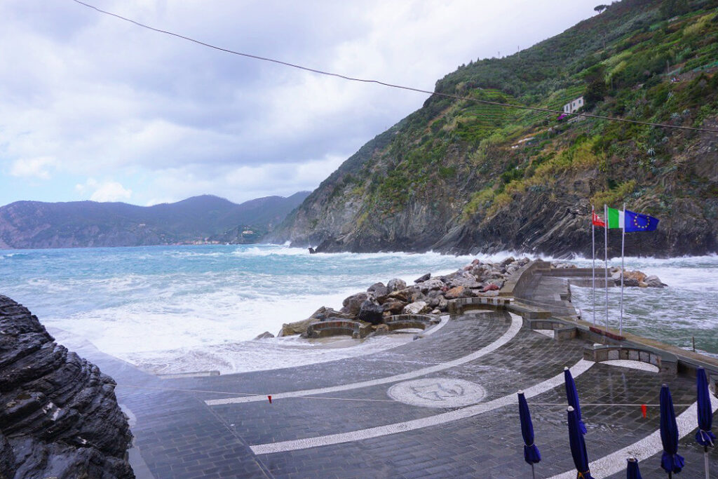 view of the ocean water from vernazza jetty