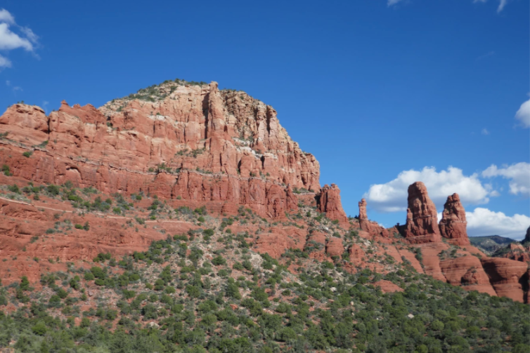 red rock plateau in sedona arizona with blue sky