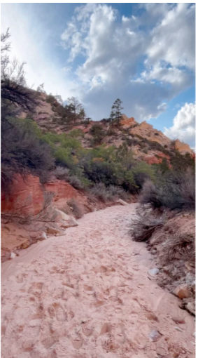 sandy paths leading to red hollow slot canyon