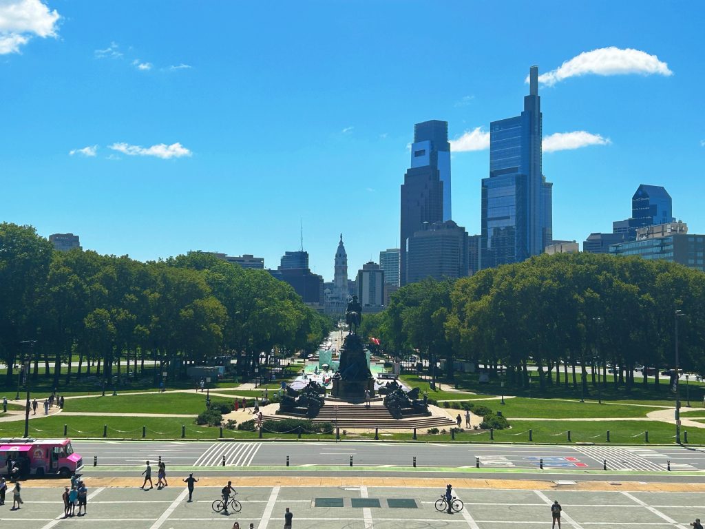 view of the oval plaza from the steps of the philadelphia art musuem