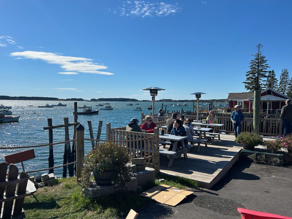 outdoor seating at mcloons lobster shack in maine